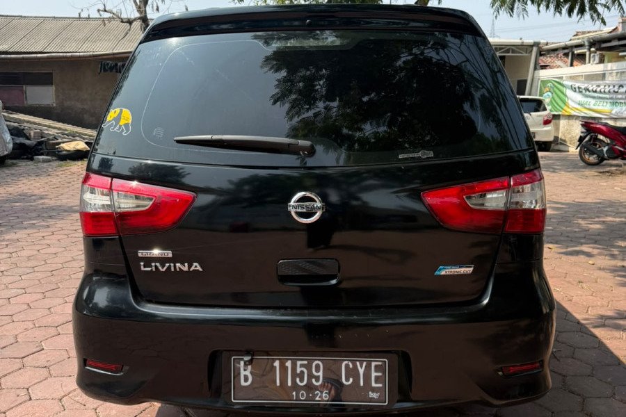 Nissan Grand Livina SV 2014 AT